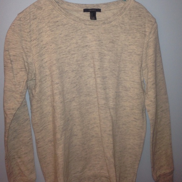 gray sweatshirt