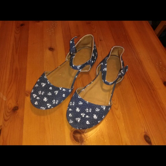 Flats - Picture 2 of 2