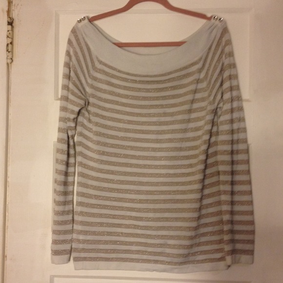 White an Gold stripped crew neck sweater