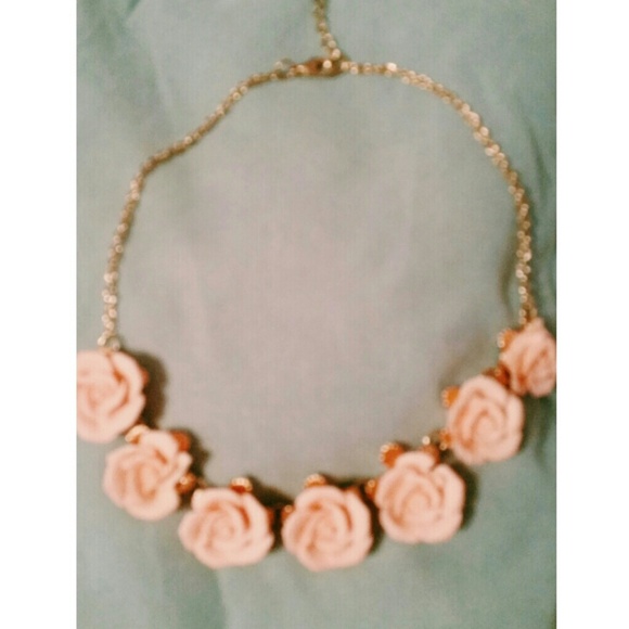 floral neclace $8!
