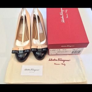 SOLD!!!! Salvatore Ferragamo nude and black Pumps