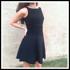 White House Black Market LBD