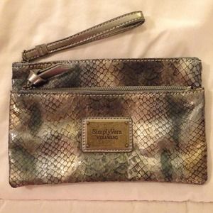 *SOLD* Simply Vera Vera Wang Wristlet
