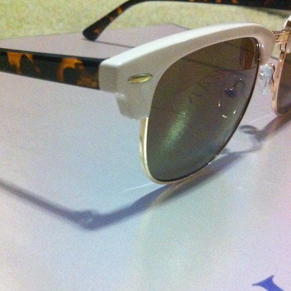 Sunglasses bundle ! - Picture 3 of 4