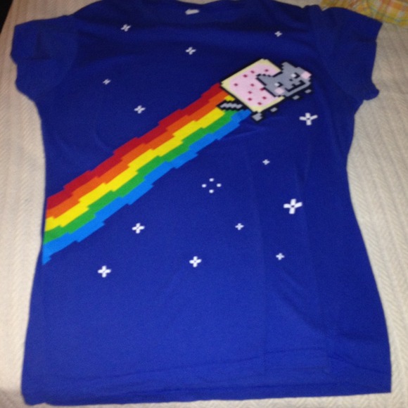 (Name your price) Nyan Cat Shirt 😺✨