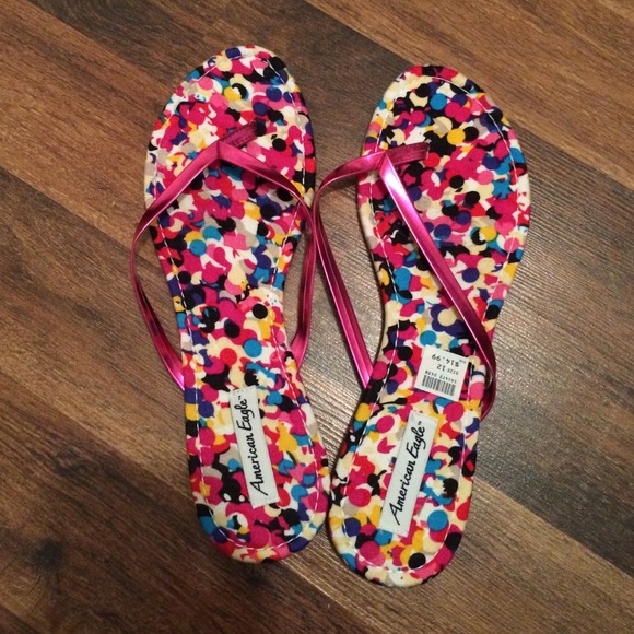 FREE WITH BUNDLE American Eagle flip flops - Picture 1 of 1