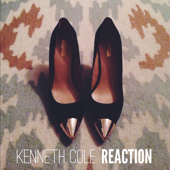 Kenneth Cole Reaction Pumps - Black Suede