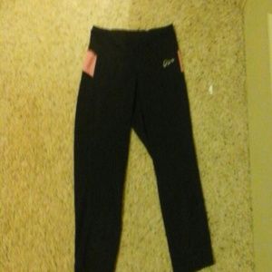 Black aero cropped yoga pants