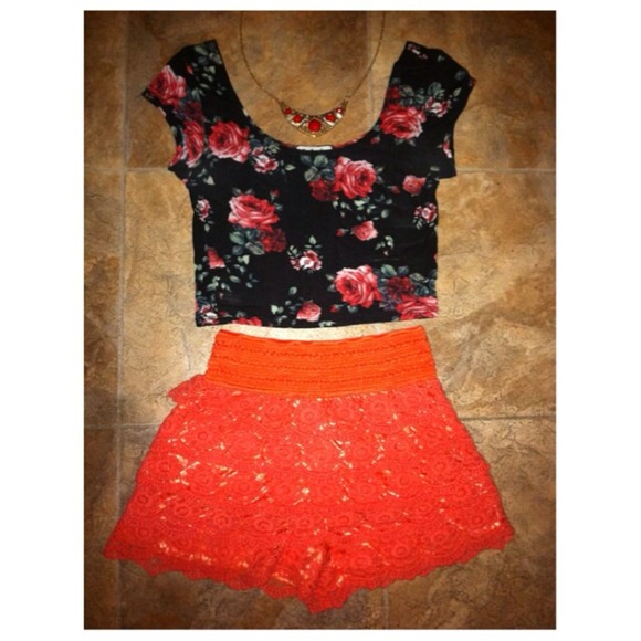 Lace crochet shorts🌺