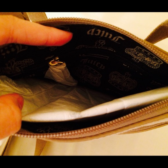 JUICY COUTURE Queen Of Prep Victoria 7" - Picture 4 of 4