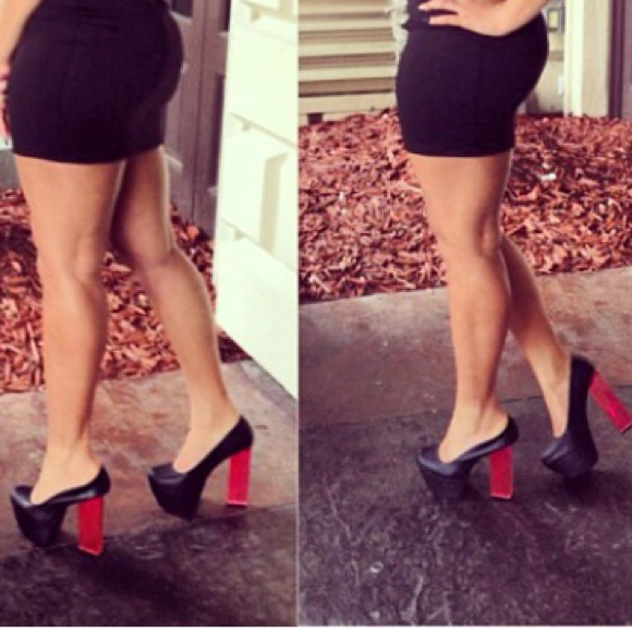 High Heels - Picture 1 of 4