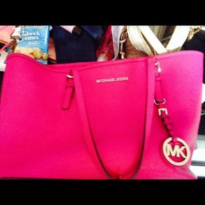 Michael kors Jet set tote in fuschia