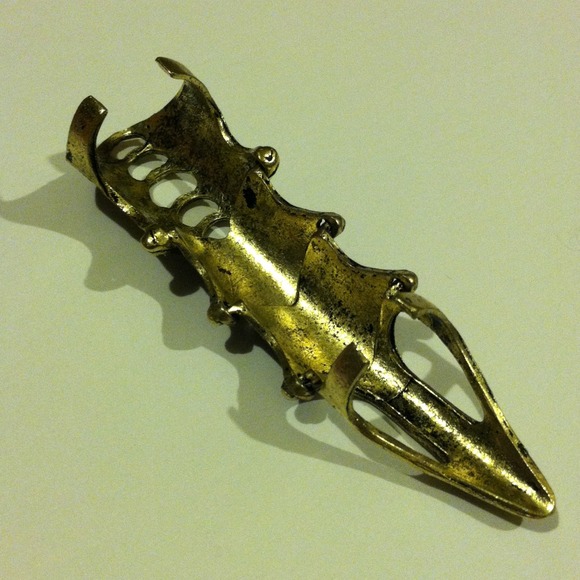 Sold⚫ --Host Pick 8/8  2/4 Claw Armor Finger ring - Picture 4 of 4