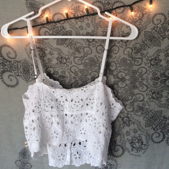 Hollister Co lace crop top - Picture 2 of 2