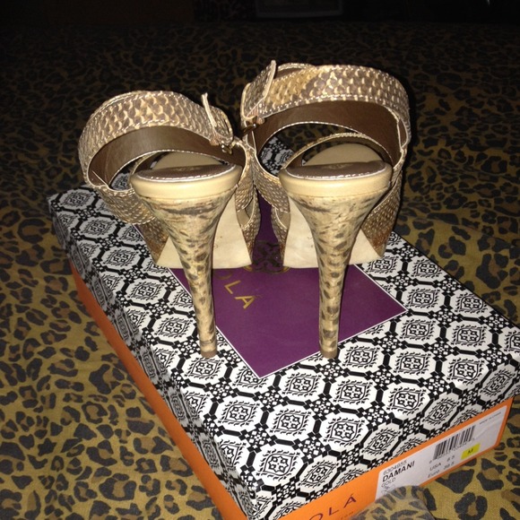 Sale- Isola Gold Metallic Sandal - Picture 2 of 4