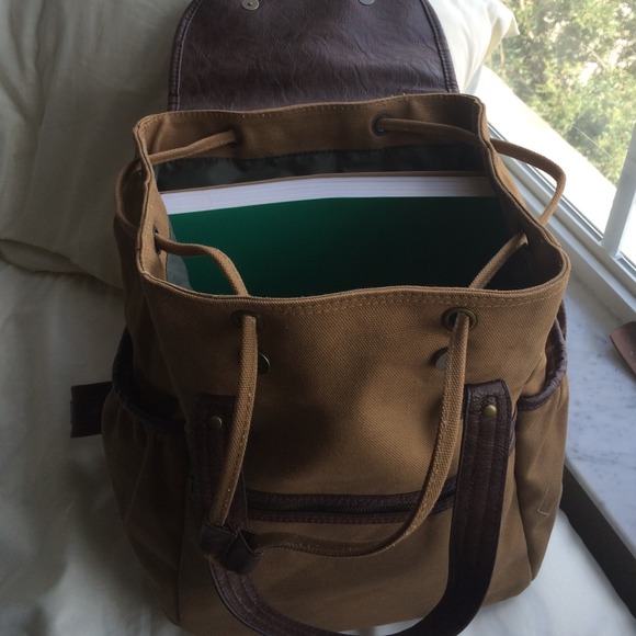 Backpack - Picture 4 of 4