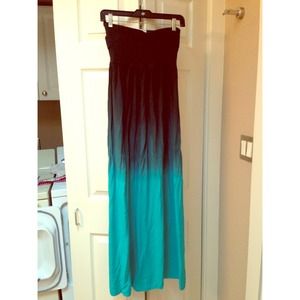 ✨LIKE NEW✨ Black & Teal ombré strapless maxi dress