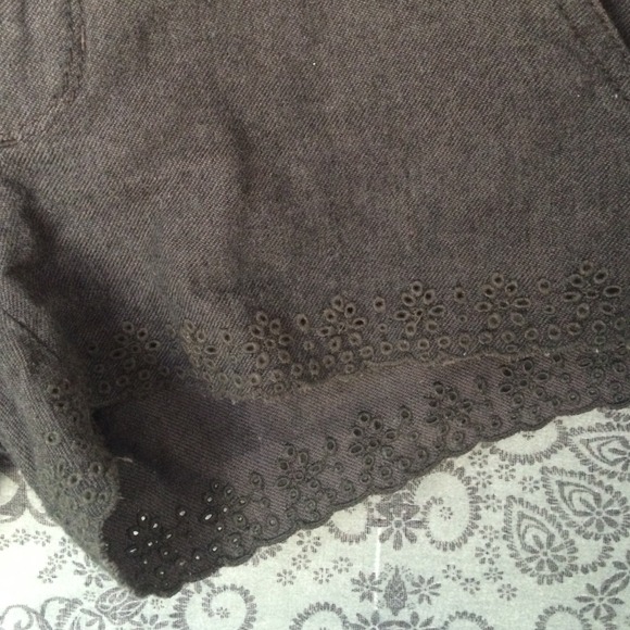 Shorts - Picture 2 of 4