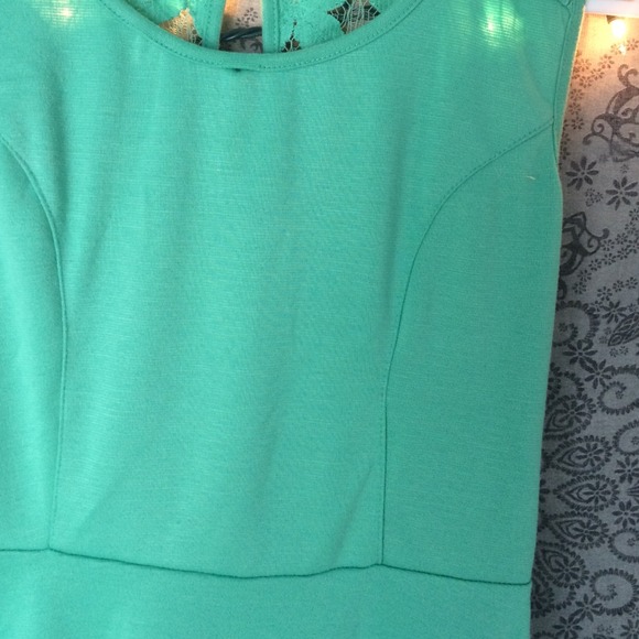 Dress - Picture 4 of 4