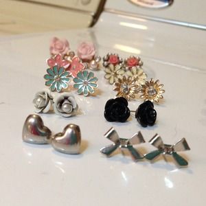 Bundle of earrings