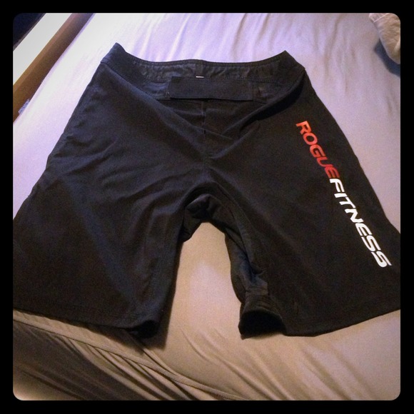 Rogue fitness shorts size 32