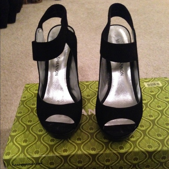 Black Heels with elastic ankle strap