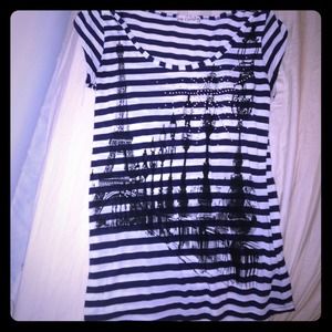 City graphic tee, good as new