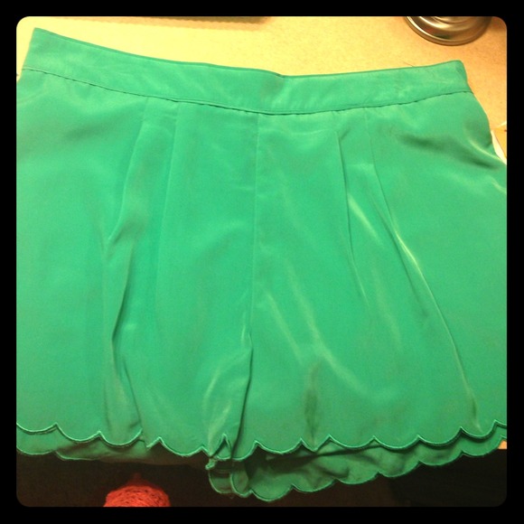 Brand new Dillard green shorts
