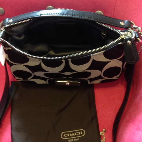 NOT FOR SALE - Authentic Coach Pocketbook - Picture 3 of 4