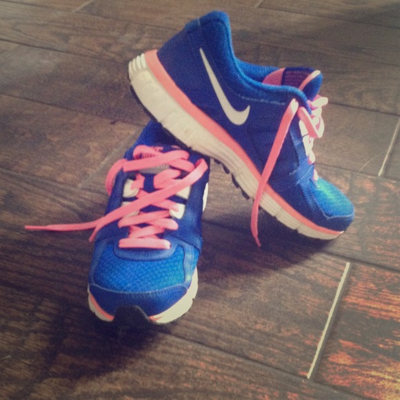 Nike dual fusion running shoes NO TRADES