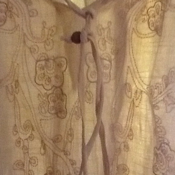 Top - Picture 2 of 3