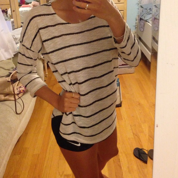🚫sold🚫Striped sweater shirt