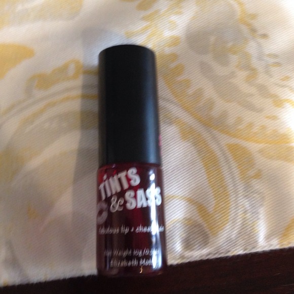 ⛔️SOLD⛔️Tints & Sass Fabulous Lip & Cheek Stain - Picture 2 of 4