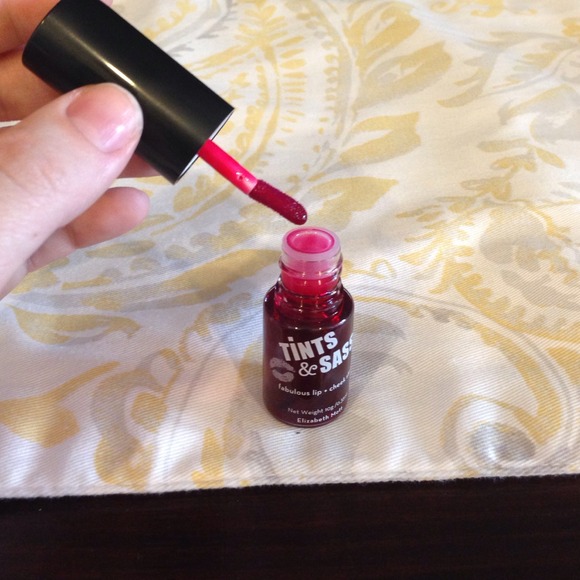 ⛔️SOLD⛔️Tints & Sass Fabulous Lip & Cheek Stain - Picture 3 of 4