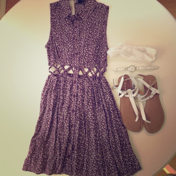 Purple floral pattern Button dress with cutouts