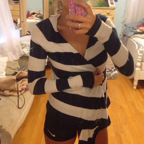 🚫sold🚫Navy and white cardigan