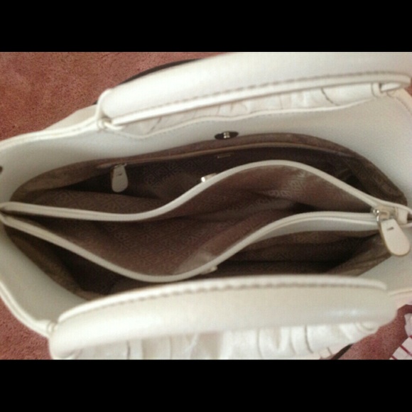 Handbag - Picture 3 of 4