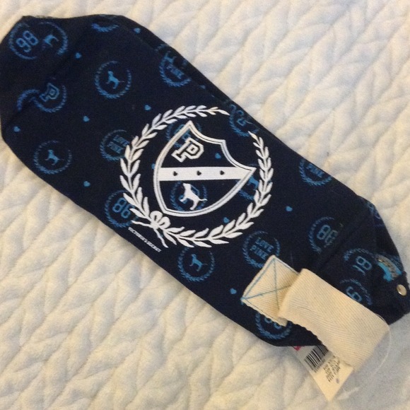 NWT Victoria Secret makeup bag