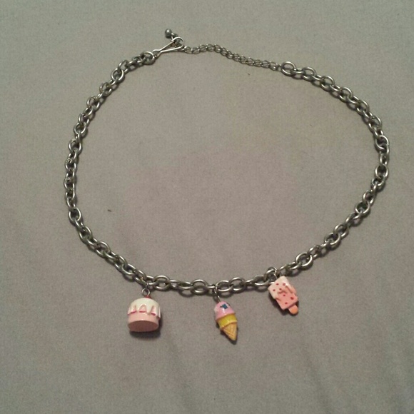 Dessert necklace