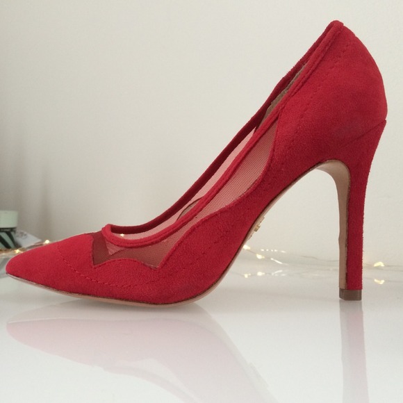 Red Pour La Victoire "Chantel" Pumps. Never worn! - Picture 3 of 4