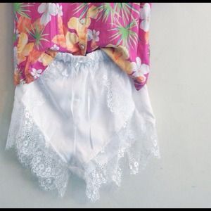 White high waisted lace & chiffon shorts