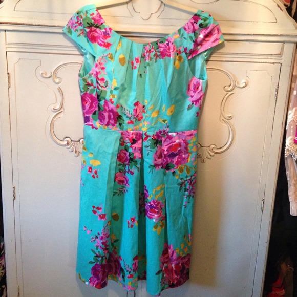 🌺sold🌺Floral Classic belted dress