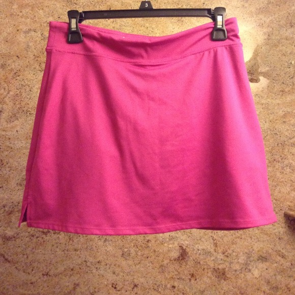 pink fitted skort