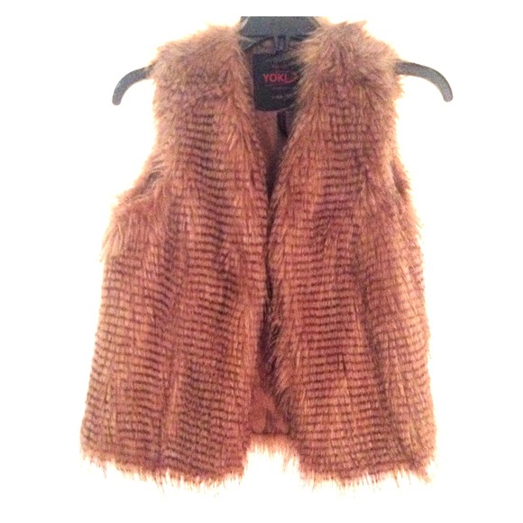 SUPER-FREKIN-SOFT FAUX FUR VEST!