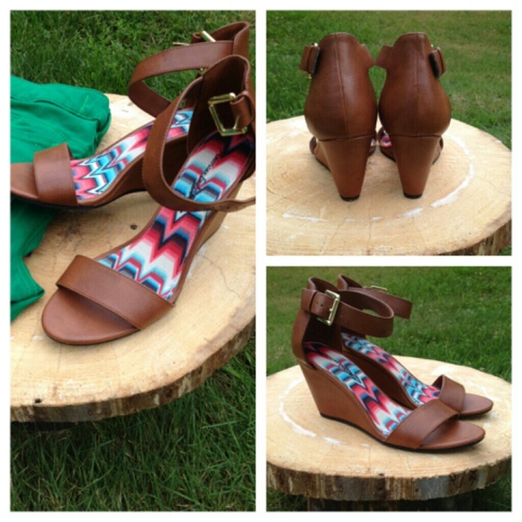 American Eagle wedged heels!