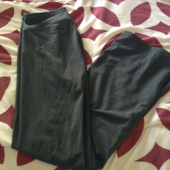 grey yoga pants