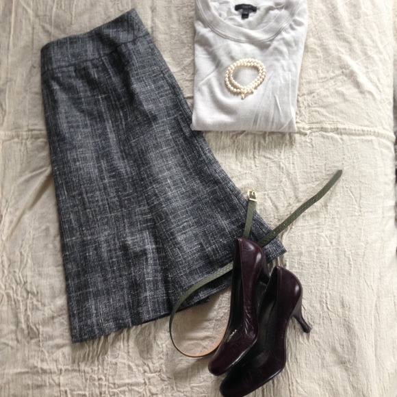 Charcoal tweedy fit & flare skirt for work - EUC