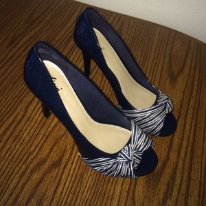 Navy peep toe pumps