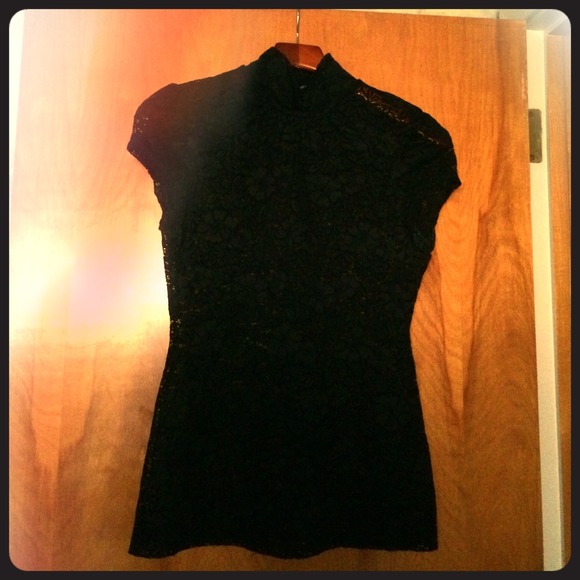 Lace capped sleeve turtleneck