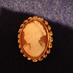 Genuine left facing Italian Cameo! Bundled.
